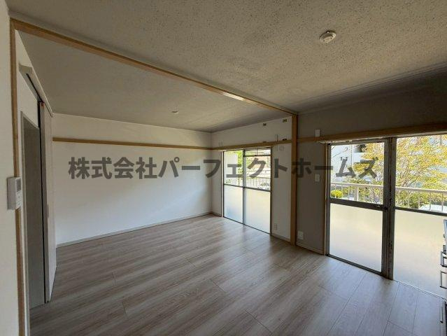 山田池住宅11号棟の居間・リビング|おしゃれな居間です