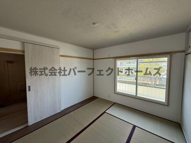 山田池住宅11号棟の和室|い草の香りが落ち着く素敵な和室です