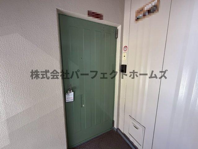山田池住宅11号棟の玄関|ゆったりとした玄関です
