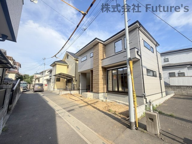 三郷市鷹野4丁目　新築戸建の前面道路含む現地写真|前面道路含む現地写真です。