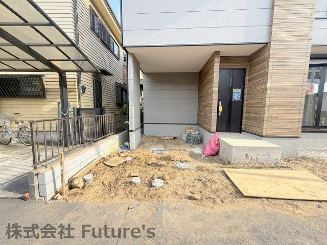 三郷市鷹野4丁目　新築戸建の駐車場|現地の写真になります。