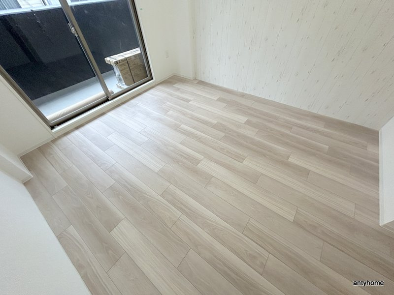 セレニテ難波ミラク参番館　仲介手数料無料の居間・リビング