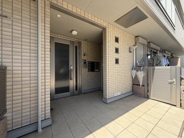 パインフローリッシュ長居東のエントランス