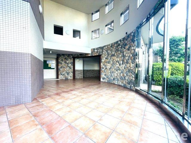 ネバーランド北大阪のエントランス|◆総戸数109戸！管理良好なマンションです！
◆ペット飼育可能！大切なワンちゃんと猫ちゃんと一緒に暮らせます！