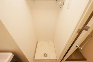 【設備】 | セレニテ難波ミラク参番館 | 洗濯機置き場です
