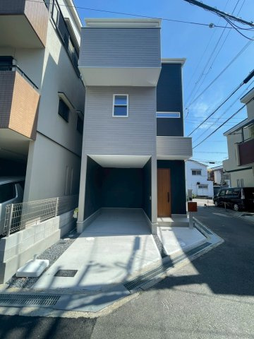 寝屋川市楠根北町の前面道路含む現地写真|バイクや自転車も停めることが可能な駐車場です。