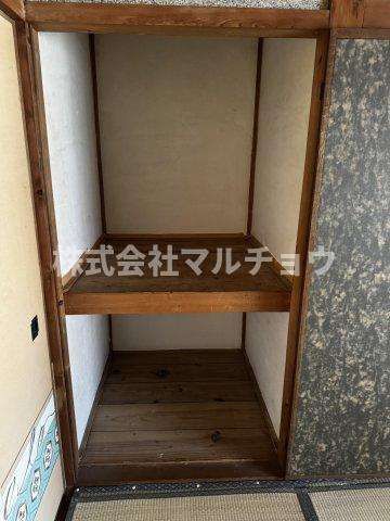 東山戸建ての収納|便利な収納スペースです