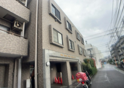 【庭】 | ライオンズマンション小田急相模原第６ | 物件によっては、入居者が個人的に使用できる専用庭がついているものもあります。また、住宅の中にある土間の部分を庭と呼ぶこともあります。庭の用途は住む人によって変わり、それによってデザインもさまざまです。