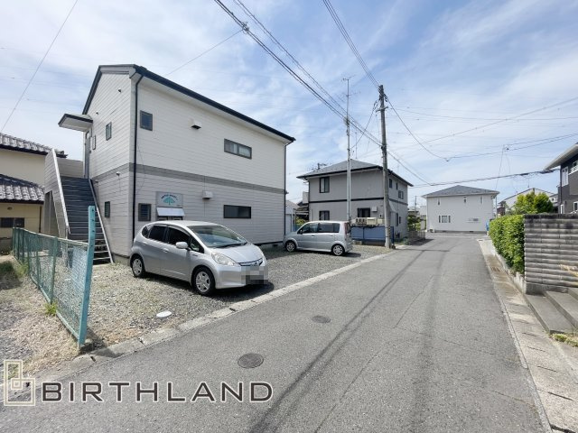 久留米五丁目　中古戸建ての前面道路含む現地写真|前面道路　間口が広く駐車がしやすいです！