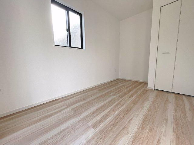 新築戸建・新築建売　郡山市富久山町8期　明健小・明健中の洋室|4.6帖の洋室はリビングのすぐ隣にあるのでお子様のお昼寝や遊び場として最適！