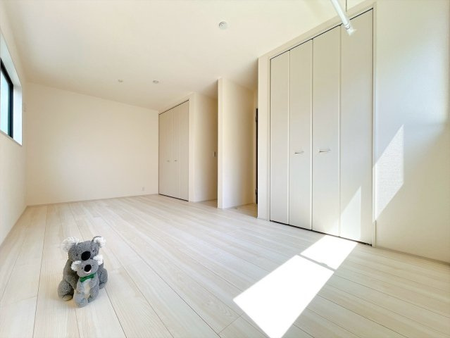 【洋室】 | 高崎市江木町　新築住宅 | さまざまにカスタマイズしていただけるシンプルなデザインの内装。ご自身で素敵な空間を創り上げられます。