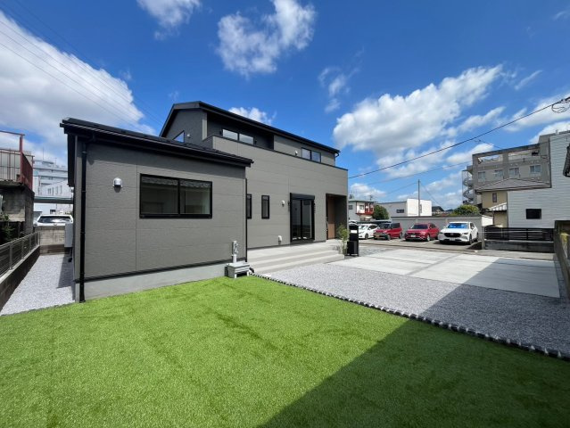 【外観】 | 高崎市江木町　新築住宅 | 完成済み！いつでも新生活を始めることができます。
開放感あるLDK！
陽当り、風通しも良い暖かな住まいです。
KOALIVE （コアライブ）【0120-919-727】