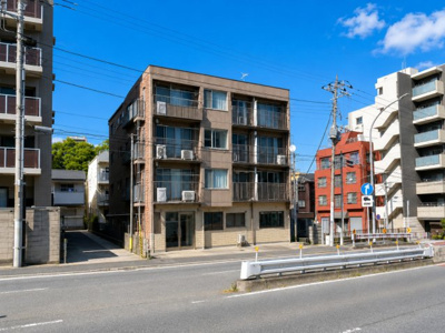 【外観】 | 秀栄マンション | ◆管理体制良好なマンションです。清潔感のあるエントランスに開放感のある住環境。