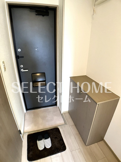 【玄関】 | セジュールつるみ | 収納もある玄関です