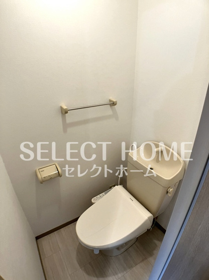 【トイレ】 | セジュールつるみ | 落ち着いた色調のトイレです