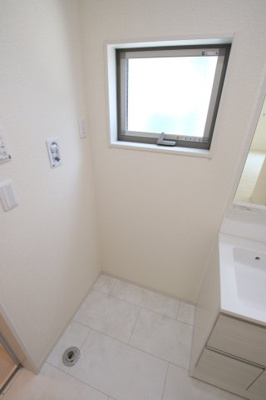 【設備】 | 富田林市宮甲田町戸建 | 室内洗濯機置場