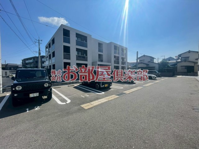 CASTILLOの駐車場|駐車場があるので、車を買う予定の方も安心です