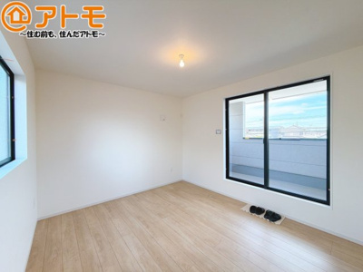 【寝室】 | 焼津市三ケ名3期　新築戸建　全1棟 | 毎日すごす部屋の広さや陽当りも気になるポイントですね！現地で体感してみてください♪