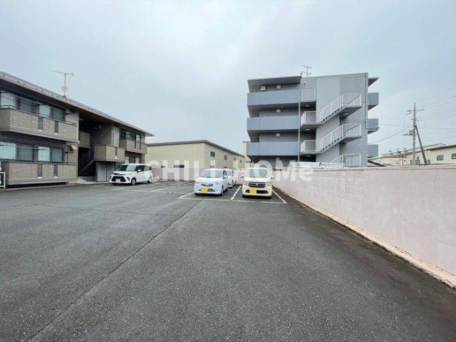 フローレンス　の駐車場|当社、チルホームのHPもご覧ください(^^)/物件情報多数♪