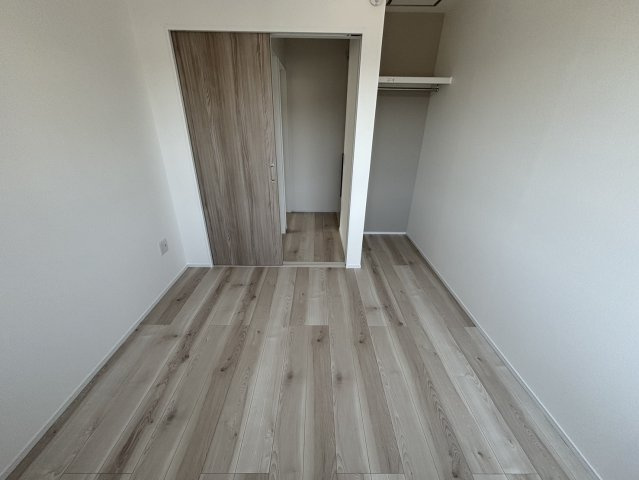 東区牛田南1丁目の洋室