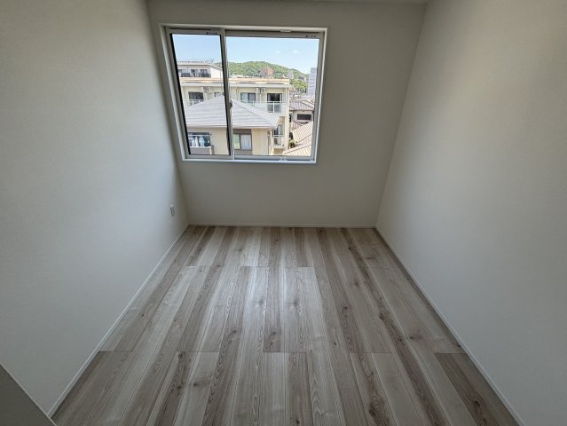 東区牛田南1丁目の洋室