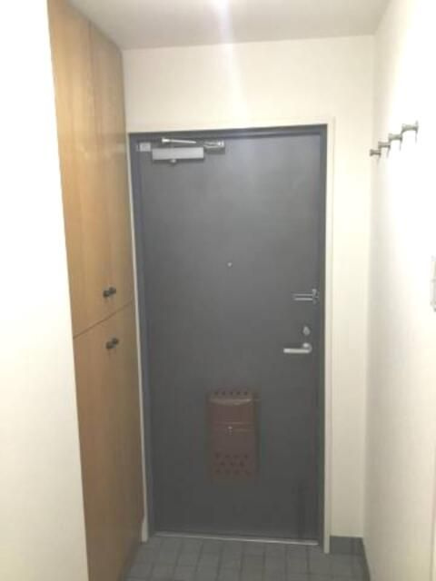 ガーデンコート碌山の玄関