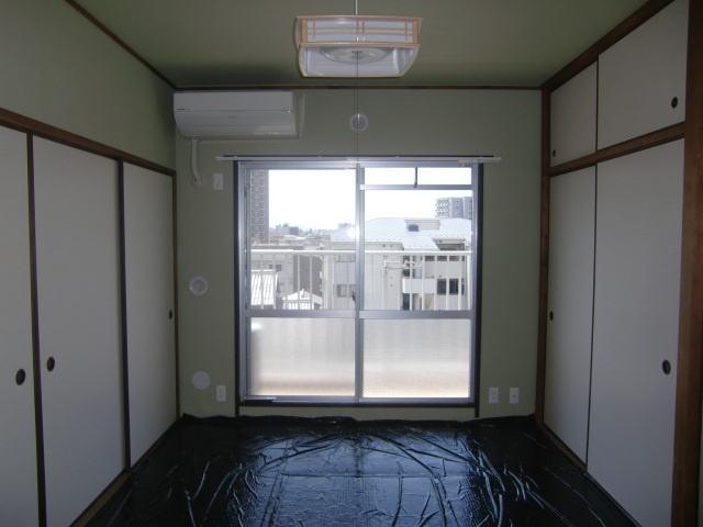 エメラルドマンション安古市の和室