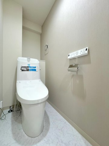 ライオンズガーデン大宮・大和田公園のトイレ|トイレ新規交換
快適な温水洗浄便座付きトイレへ新規交換済み。清潔感ある空間で、日々の使いやすさと快適さを追求した充実の設備となっています。