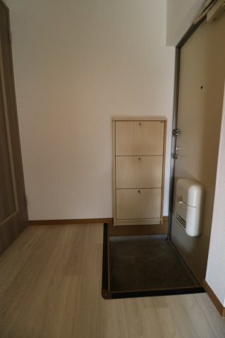 メローハイム高宮の玄関|広々玄関♪シューズボックス、収納が豊富です。