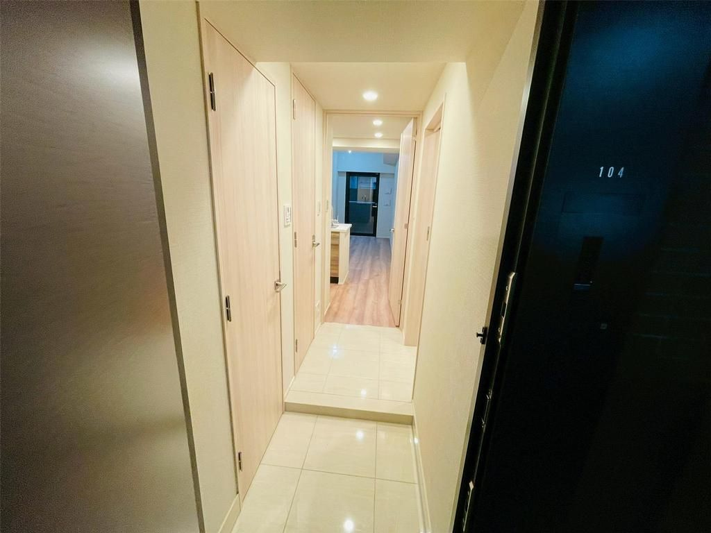 ＯＰＥＮ　ＲＥＳＩＤＥＮＣＩＡ　ＳＨＩＮＪＵＫＵ　ＴＨＡ　ＨＯＵＳＥの玄関|玄関