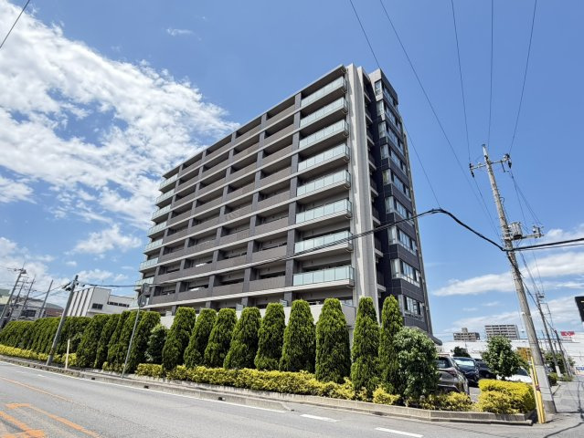 アネージュ石川セオリアの外観|JR常磐線・特急列車ときわ始発駅【勝田】駅から徒歩7分。
ペット飼育可能な3LDK物件。

