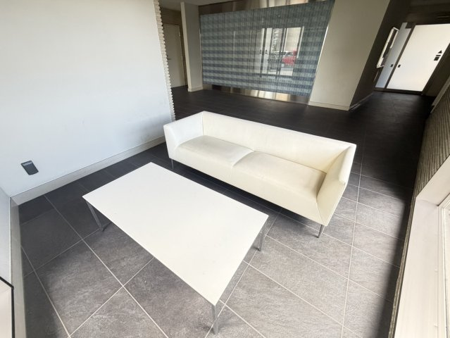 アネージュ石川セオリアのエントランス