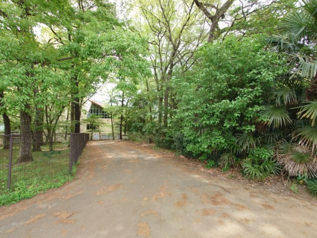所沢市日比田 140坪 資材置場・駐車場用地の前面道路含む現地写真