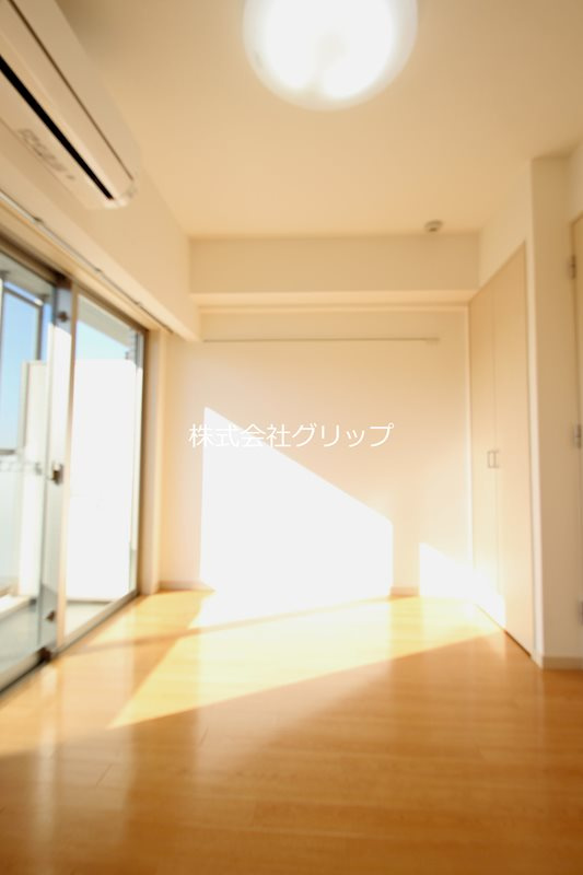 ヴェルト横濱石川町Ⅱの居間・リビング