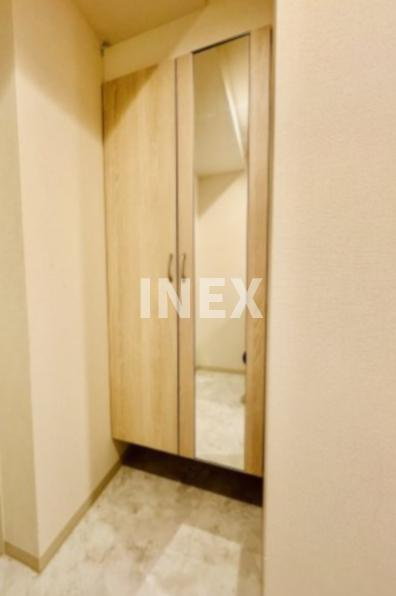 横浜市中区福富町東通の賃貸マンションの玄関