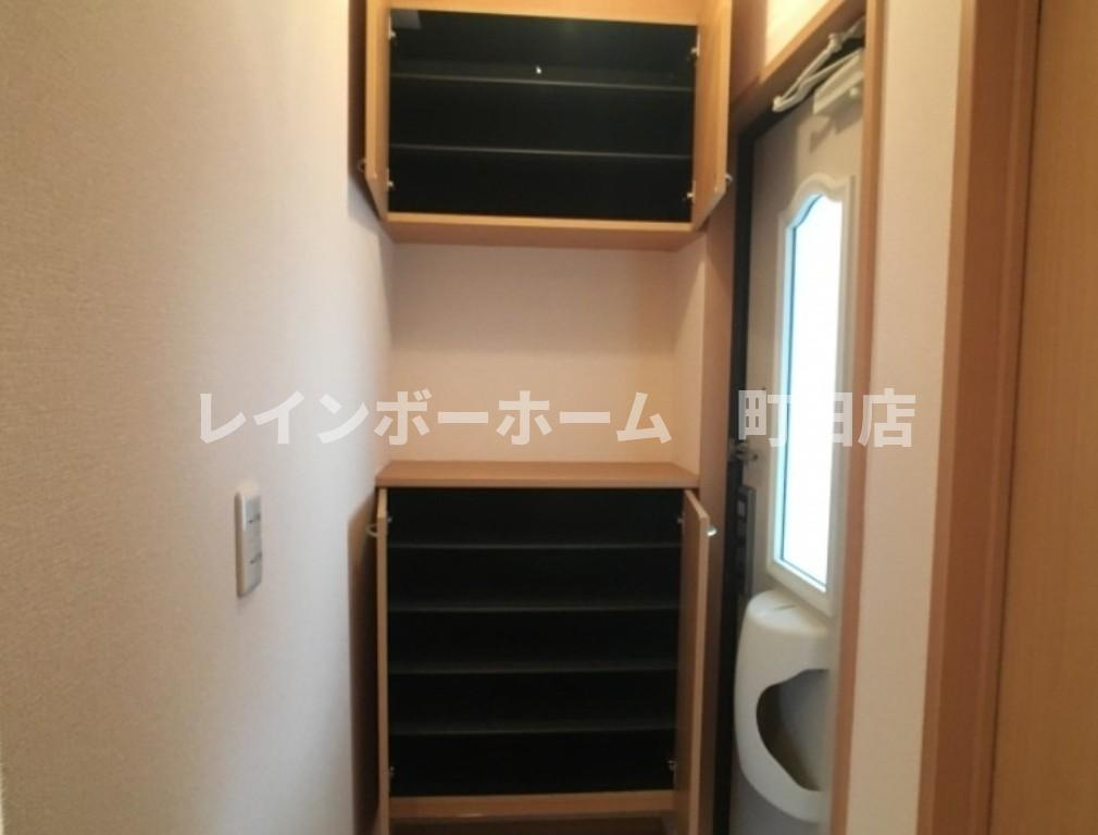 アバンティーヌ淵野辺　Ａ※初期費用分割あと払いサービス利用可能物件の玄関