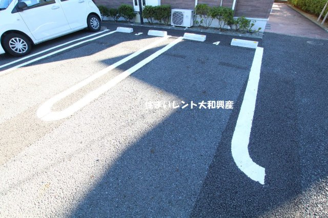 アンベリーの駐車場