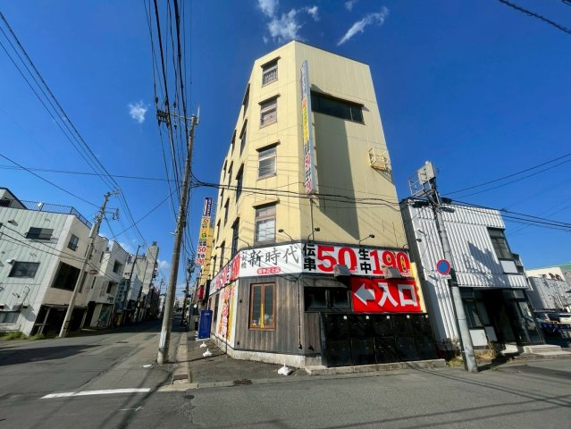 岩手県北上市一棟商業ビルの外観