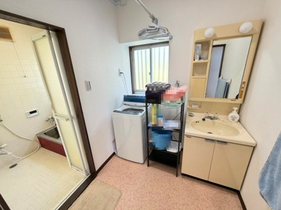 【洗面所】 | 比企郡吉見町大字田甲　南面バルコニー　4LDK