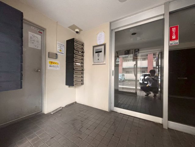 アンバサダー豊栄のエントランス