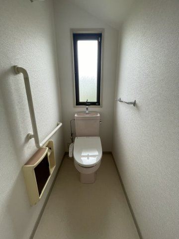 武庫山2丁目貸家のトイレ
