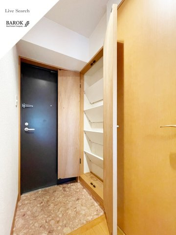 MAISON博多駅南の玄関