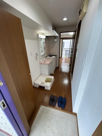 国立市富士見台２丁目の賃貸マンションの玄関