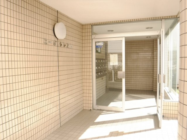 コーポクレストのエントランス|他のお部屋の参考写真となります。