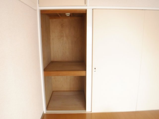 コーポクレストの収納|他のお部屋の参考写真となります。
