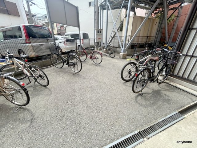 H・R下新庄　仲介手数料無料の駐車場