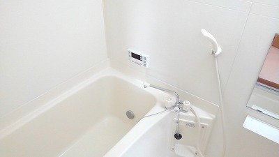 アズベールの浴室|コンパクトで使いやすいお風呂です