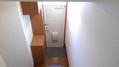 アズベールの玄関|収納もある玄関です