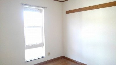 アズベールの内装|明るい色調の室内です