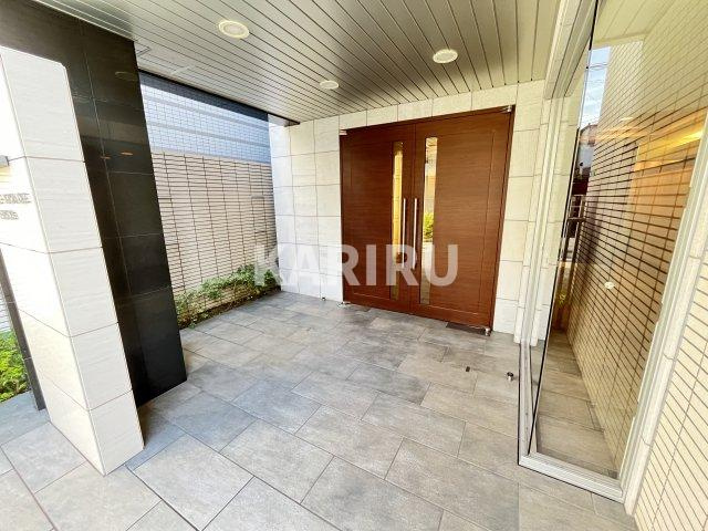 レジュールアッシュ京橋クロスのエントランス
